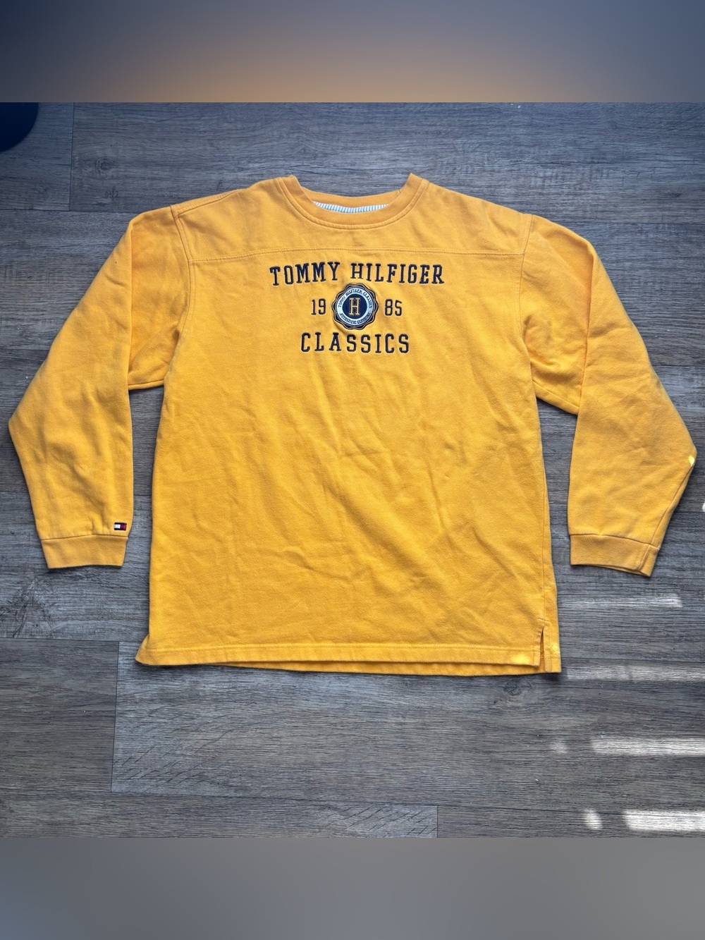 Y2K Tommy Hilfiger Yellow 'Classics' Crewneck Sweatshirt Preppy Fall Winter